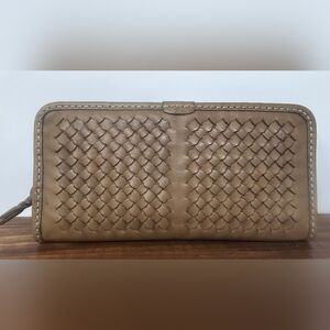 HIDE Handcrafted Genuine Leather Woven Taupe Bifold Large Wallet 8.5x4 NWT $245